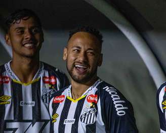 Neymar começou no banco em jogo do Santos