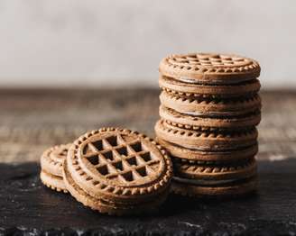Consumo exagerado de biscoitos recheados traz riscos à saúde