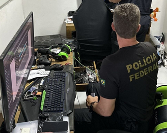 Foto tirada durante cumprimento de mandado em uma residência no Espírito Santo