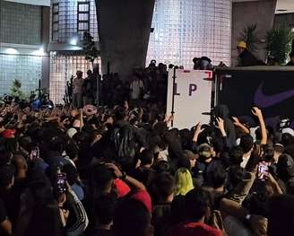 Tumulto começou na frente do caminhão