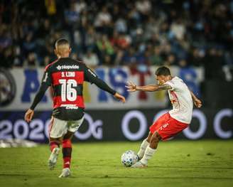 Gabriel, jogador do Red Bull Bragantino. 