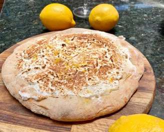 Guia da Cozinha - Pizza de torta de limão: inusitada e saborosa