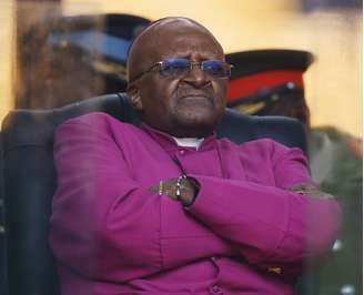 Tutu disse que não foi convidado para o funeral de seu companheiro de luta contra o apartheid