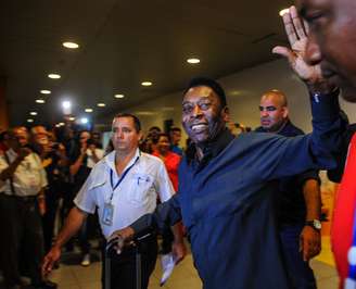 Pelé acredita que Blatter é a melhor escolha para a presidência da Fifa pela experiência