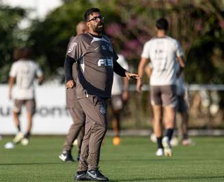 Com "novo" técnico, Corinthians busca segunda vitória no Brasileirão nesta quinta. 