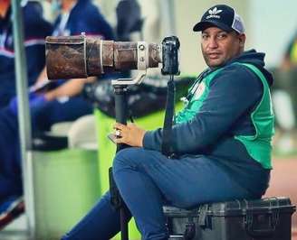 O fotógrafo Talal Salah foi impedido de entrar nos EUA