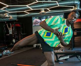 Pogba treina com camiseta do Brasil