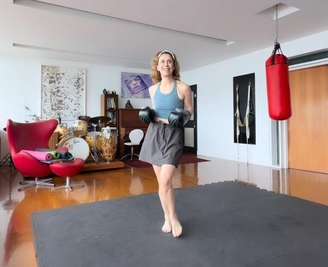 Personal trainer de Fernanda Torres mostra treino de boxe da atriz