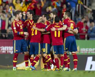 <p>Apesar de atuação abaixo da média, Espanha somou mais uma vitória</p>