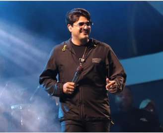 Cantor se apresentou à polícia após prisão preventiva por violência doméstica