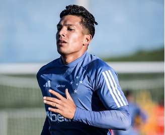 Lucas Romero treinando no Cruzeiro 