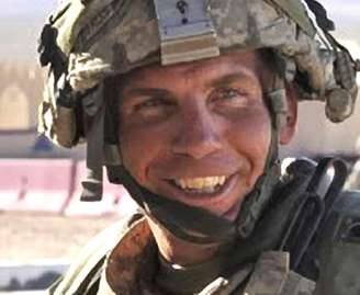 Fotografia do sargento Robert Bales, de 23 de agosto de 2011, liberada pelo Exército americano