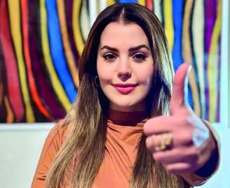 Escritora Camila Panizzi Luz, 33 anos, é brasileira, filha de diplomata, e mora em Portugal.