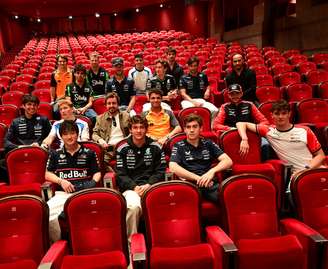 Pilotos assistem ao F1: O Filme em Mônaco