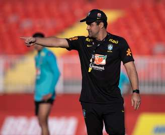 Técnico André Jardine orienta treino da Seleção Olímpica Ricardo Nogueira/CBF