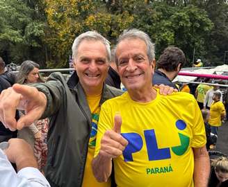O pré-candidato a deputado federal Renato Bolsonaro e o presidente nacional do PL, Valdemar da Costa Neto, em manifestação na Avenida Paulista em 7 de Setembro.