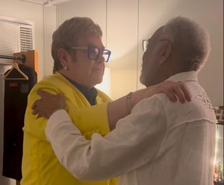 Gilberto Gil encontra Elton John nos bastidores e acompanha show do britânico no Rock in Rio