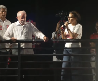 Janja da Silva chama Nikolas Ferreira (PL-MG) de "piá de bosta" durante comício em Salvador (BA)