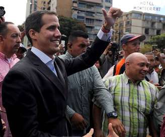 Guaidó vai à fronteira permitir entrada de ajuda humanitária