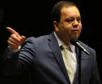 Elmar Nascimento mandou mensagem para aliados criticando Rodrigo Maia