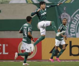 Gustavo Gómez marcou o terceiro gol do Verdão na goleada (Andre Penner / POOL / AFP)