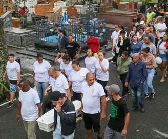 Outra vítima, Ryan Andrade Santos, de 4 anos, teve um cortejo com confronto policial