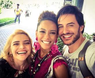 Titina Medeiros, Taís Araújo e Ricardo Tozzi nos bastidores da novela 'Cheias de Charme', da Globo