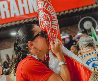 Marcella Alves foi porta-bandeira da Salgueiro de 2014 e 2026