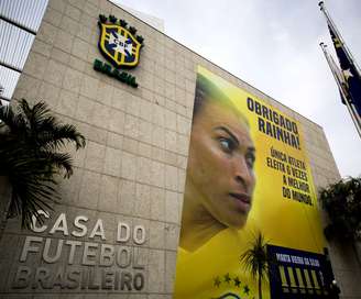 Marta foi eleita a melhor jogadora do mundo pela sexta vez