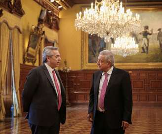 Presidente eleito da Argentina, Alberto Fernández, e presidente mexicano, Andrés Manuel López Obrador durante encontro no Palácio Nacional na Cidade do México
04/11/2019
Assessoria de Imprensa de Andrés Manuel López Obrador/Divulgação via REUTERS