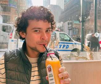 Ator tem canal no Youtube onde dá dicas sobre vida no exterior