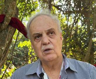 Carlos Nobre abriu o palco do teatro da Baía dos Vermelhos, no TEDx Ilhabela, no litoral de São Paulo