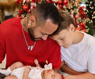 Neymar e os filhos Davi Lucca, de 12 anos, e Mavie, de 4 meses. Foto: Arquivo pessoal