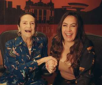 Além de desfilarem juntas, Gina recebe apoio de Lucinha sobre regravar canções de Cazuza