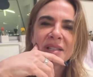 Luciana Gimenez chora após deixar a RedeTV!