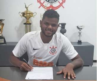 Nathan é o mais novo contratado do Corinthians, após destaque no sub-20 (Foto: Corinthians/Reprodução)