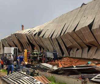 Desmoronamento de muro provoca morte de uma pessoa em Franca, interior de São Paulo.