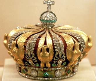 Coroa da Imperatriz Eugênia, esposa de Napoleão III, pode ter sido danificada durante roubo