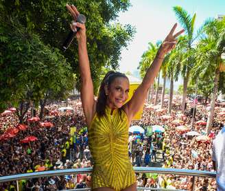 Ivete Sangalo puxa o bloco SeráQAbre? no Rio de Janeiro