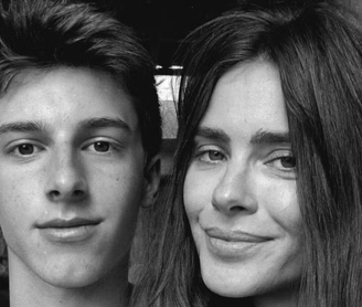 Atriz publicou registros com o caçula, José Worcman e exibiu cabelos escuros em mudança feita para interpretar personagem em novela