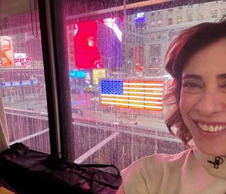 Fernanda Torres no estúdio da ABC, na Times Square, em Nova York; a atriz brasileira foi entrevistada no 'Good Morning America'