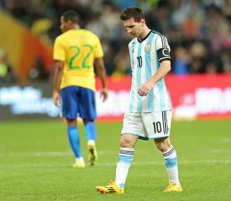 <p>Messi tentou dribles e tabelas, mas parou na marcação forte e ainda perdeu um pênalti</p>
