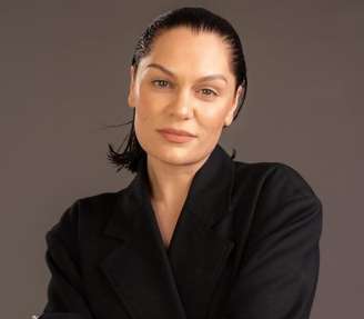 Jessie J anunciou que vai ficar um tempo fora das redes sociais para cuidar da saúde e de seu filho, Sky