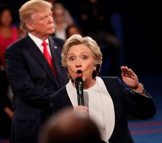 Trump e Hillary travaram na noite desse domingo (9) o debate mais quente da campanha presidencial nos Estados Unidos