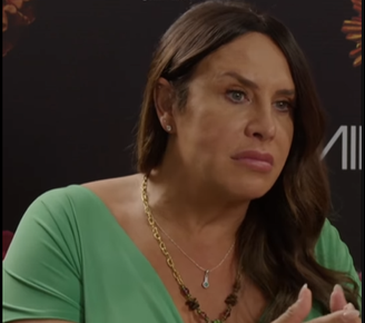 Em seu perfil, a atriz continua respondendo os haters