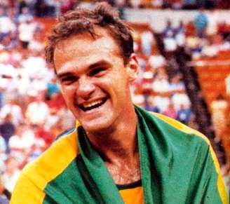 Oscar Schmidt celebra na vitória do Brasil sobre os EUA no Pan de 87