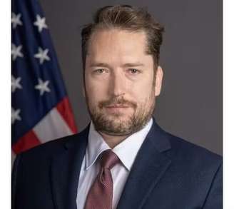 Darren Beattie, assessor Departamento de Estado dos Estados Unidos do governo Trump, foi autorizado a visitar Bolsonaro