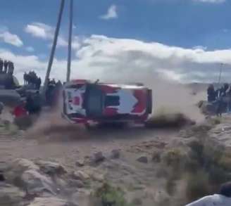 Incidente aconteceu quando carro pilotado pelos paraguaios Didier Arias e Héctor Núñez colidiu em uma pedra.