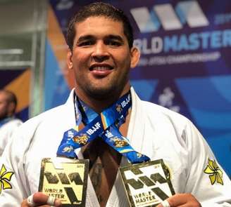 Gustavo Dias faturou duas medalhas de ouro no Master 1 faixa-preta(Foto: Reprodução/Instagram)