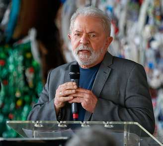 Lula defende reforma administrativa e tributária e diz que 'não existe terceira via'